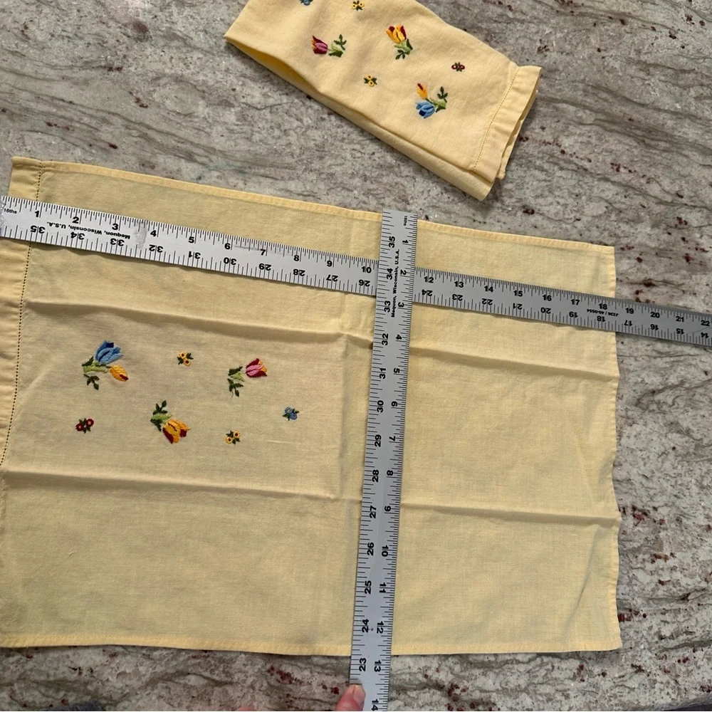 Vintage Linen Embroidered Handmade Guest Towels 2 Handkerchief Tulip Pedal